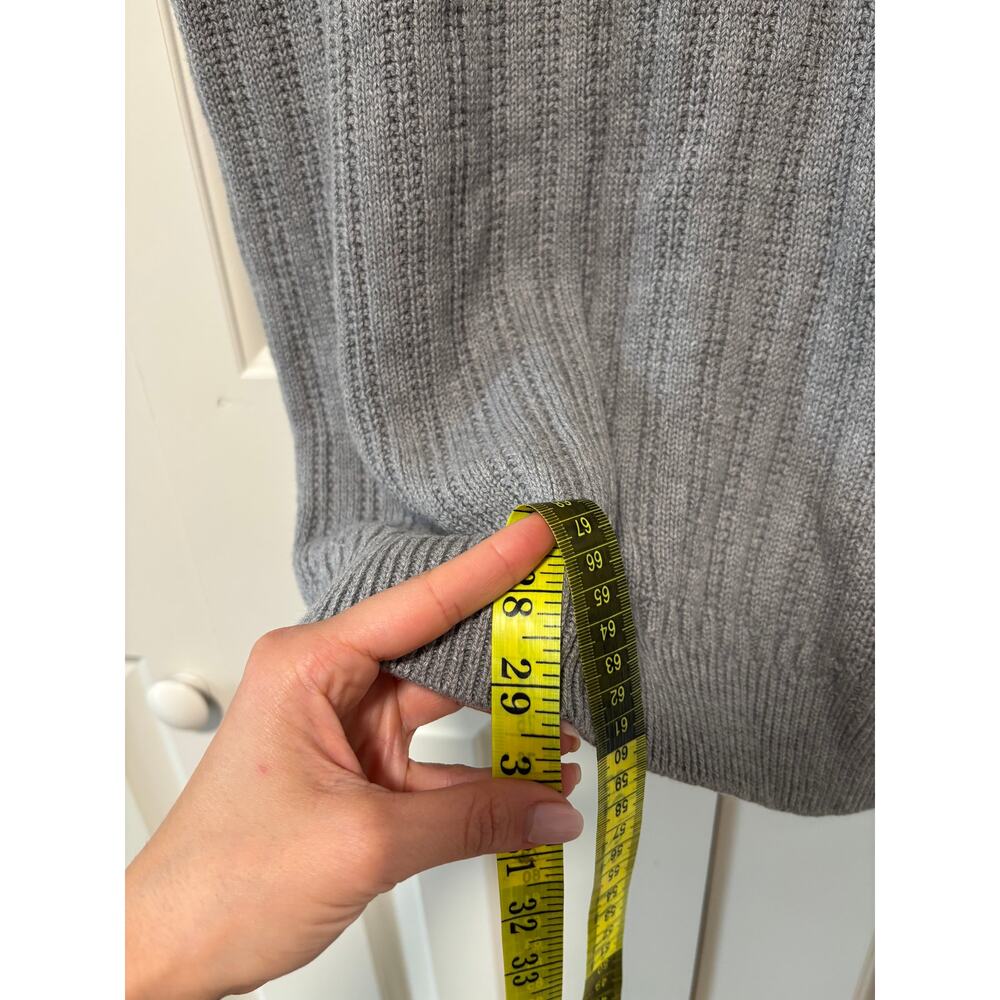 Jos. A. Bank 1905 Gray Knit V-Neck Sweater Vest M - Picture 6 of 7